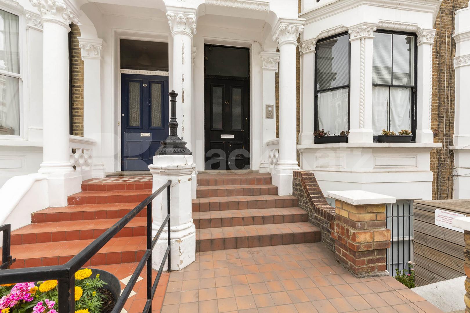 Modern and Central Apartment Sinclair Road, Shepherds Bush